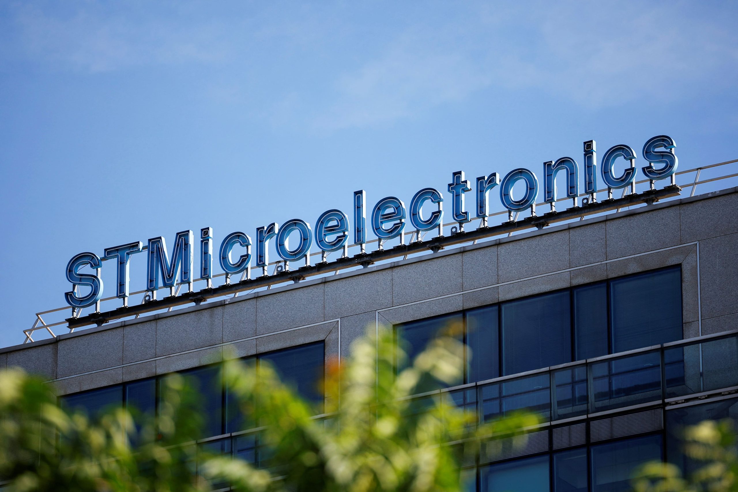 Rejoignez STMicroelectronics : Une entreprise leader offrant des emplois innovants!